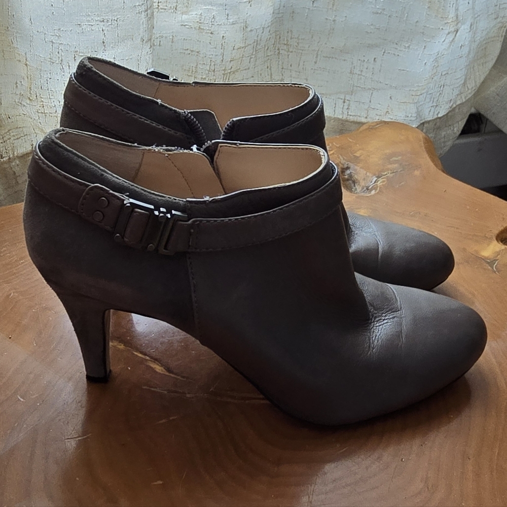 Vince Camuto Gray Heeled Boots Sleek Stiletto Design
